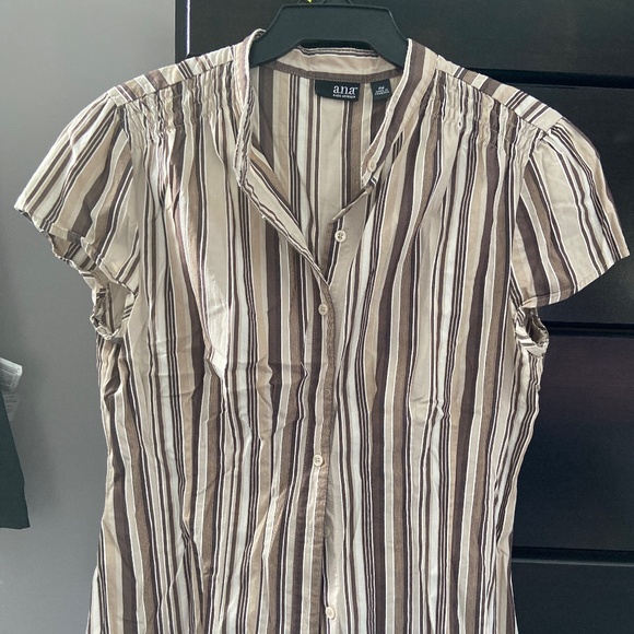 Ladies Top - Picture 1 of 2